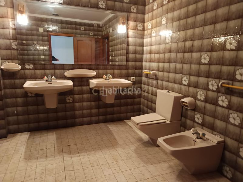 Foto bbcf1393-1a7c-4a20-a1eb-7b054211cea3. Edifici a avenida valencia a Verger (el)