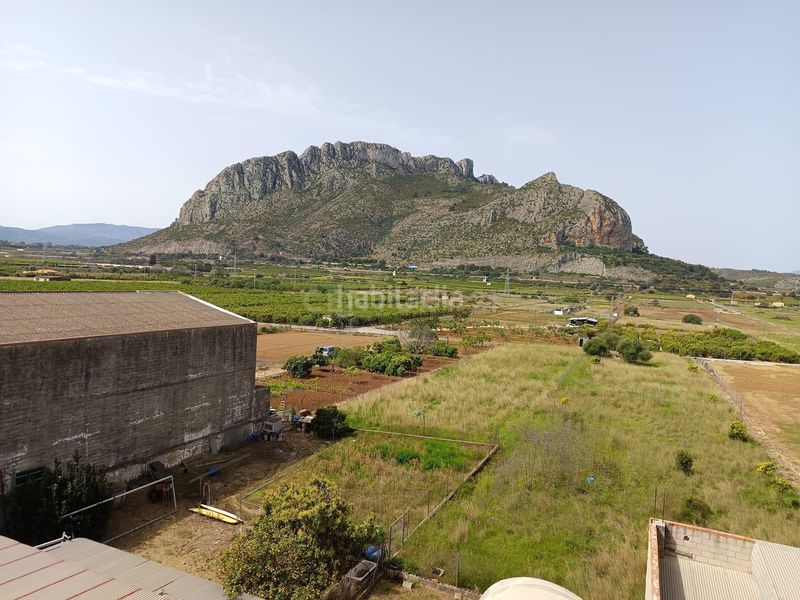 Foto bec0d1bc-73b7-4eba-a555-176ae01729d7. Edifici a avenida valencia a Verger (el)