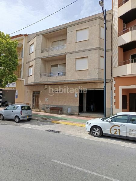 Foto c5e37ede-90b7-4e3d-a2f9-2bc8be5be466. Edifici a avenida valencia a Verger (el)