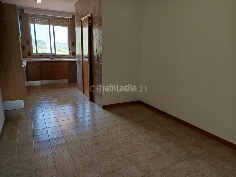 Foto def9e45c-7558-418a-b21b-a745cc97444e. Edifici a avenida valencia a Verger (el)