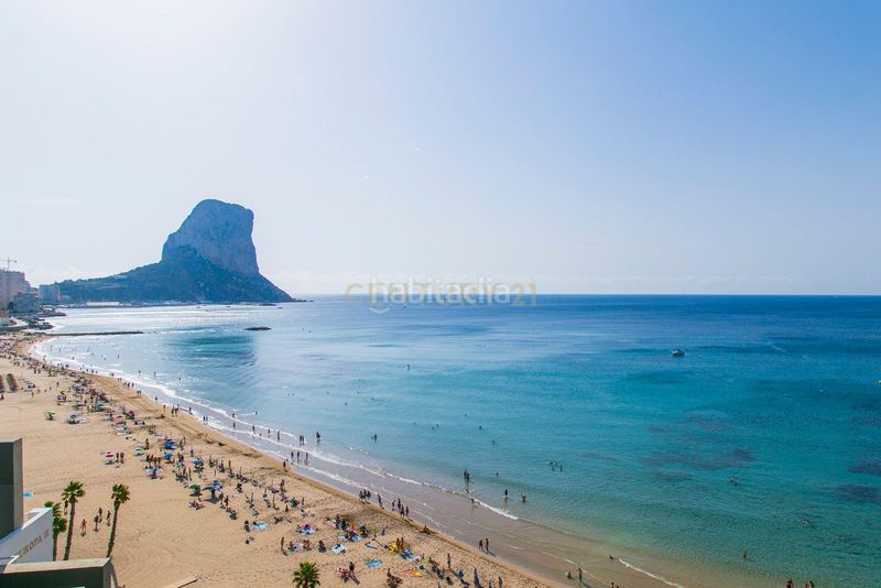 Foto 8d4c72ca-9dcd-48bd-b355-af611458252d. Alquiler piso en la niña 6 apartamento en primera línea de playa con vistas al mar, parking y trastero e en Calp
