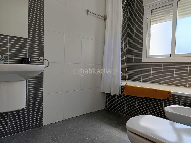 Foto 2c3ad30a-4095-490d-977e-be1b5df63eb9. Casa amb piscina a La Empedrola Calp