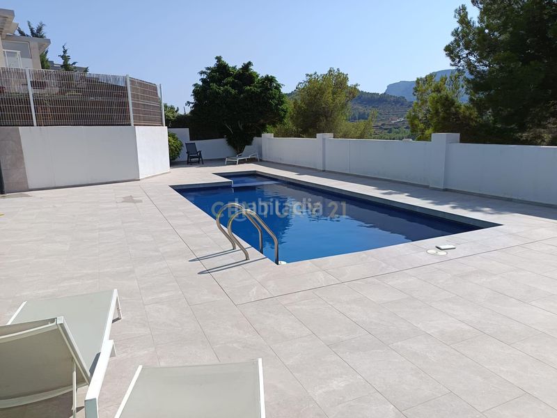 Foto b1c9dfb5-1e10-473a-8eb3-78d7f64b1864. Casa amb piscina a La Empedrola Calp