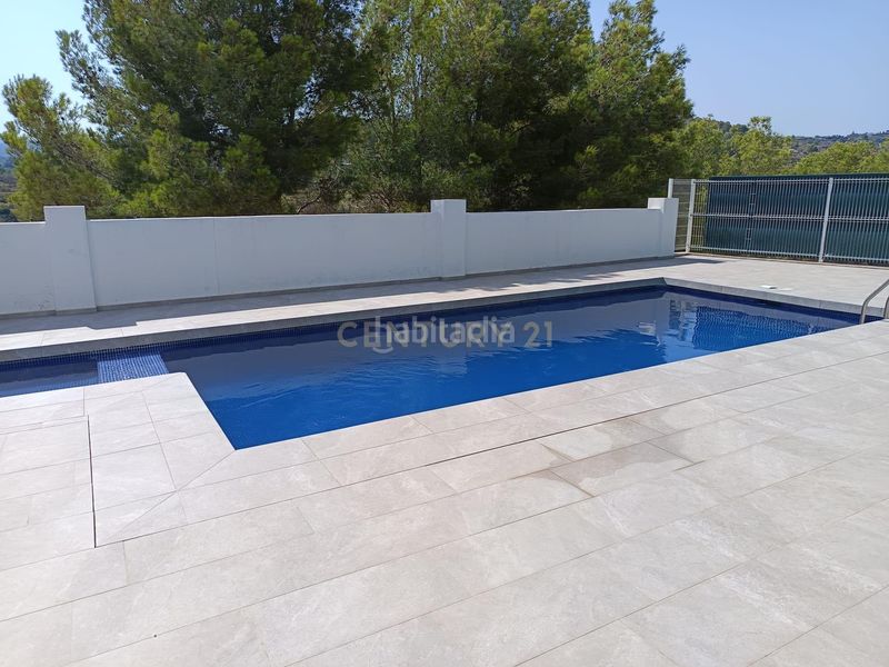 Foto e10396af-b183-47a3-9e8b-5517df38621b. Casa amb piscina a La Empedrola Calp