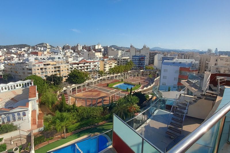 Foto f02015c2-3e47-42a3-8f7f-aab68ec5b8f1. Alquiler apartamento en carrer jose maría ruiz pérez-aguila ático e borumbot alquiler de invierno de septiembre a junio en Calp
