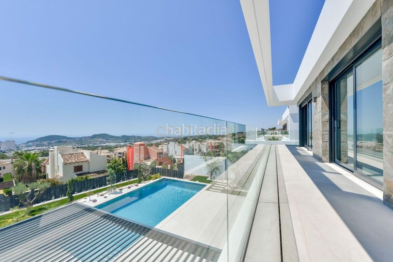 Foto 3b8b6d0e-2d29-41dc-8090-9657318ee0e4. Casa a carrer darrere cases a Finestrat pueblo Finestrat