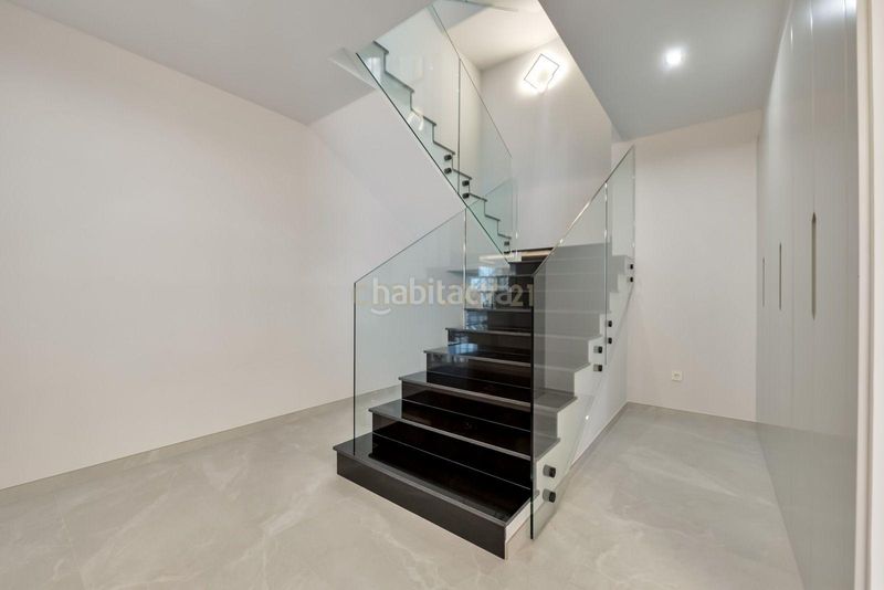 Foto a4d9fa52-c97f-4deb-a7ef-0ac6ff62ba1f. Casa a carrer darrere cases a Finestrat pueblo Finestrat