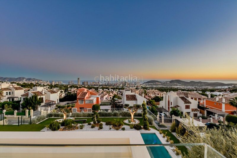 Foto a568b65b-8443-46b7-997d-5b21908e1dac. Casa a carrer darrere cases a Finestrat pueblo Finestrat