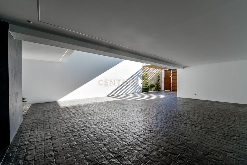 Foto adb2c59d-2d4d-44d3-bb14-b990667d84ca. Casa a carrer darrere cases a Finestrat pueblo Finestrat
