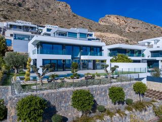 House in Carrer darrere cases, finestrat, spain 15. Espectacular villa en finestrat, alicante con vistas al mar