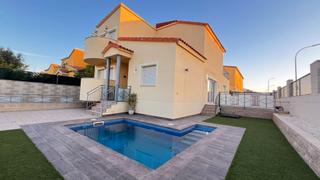 Chalet in Quatre Camins. Casa individual en vilafortny