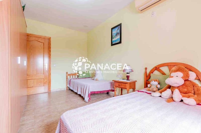 Foto b5ff3817-2b4d-4bd8-ae8d-712987ae7b72. Xalet amb aparcament a Las Cabañuelas Vícar