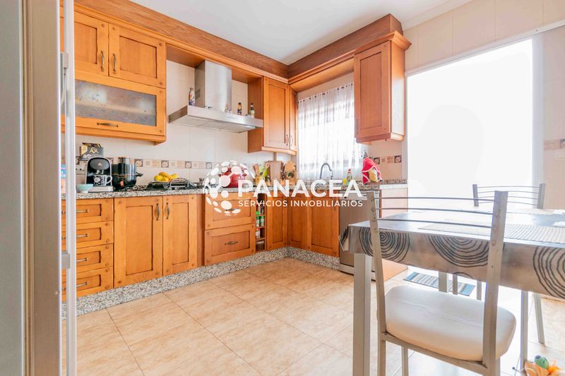 Foto f10fa36e-e9ad-4b65-8a52-ad098a09969b. Xalet amb aparcament a Las Cabañuelas Vícar