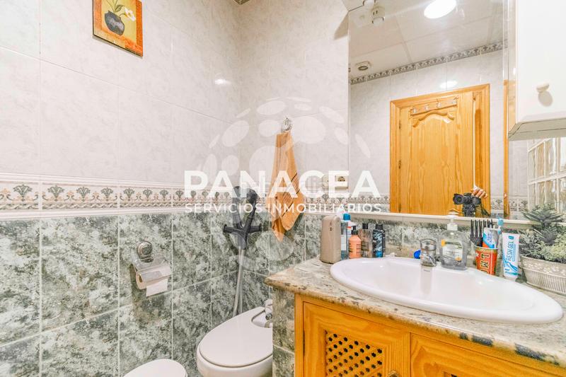 Foto ae8fae23-f99d-4cce-b0ba-74a8f7f0d7e8. Xalet amb aparcament a puebla de Vícar Vícar