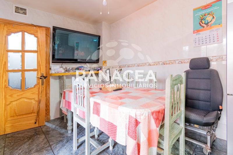 Foto f1edf10b-5ad1-4b15-9068-1762be75c739. Xalet amb aparcament a puebla de Vícar Vícar