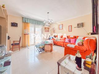 Casa en El Parador de las Hortichuelas. Chalet adosado en venta en el parador