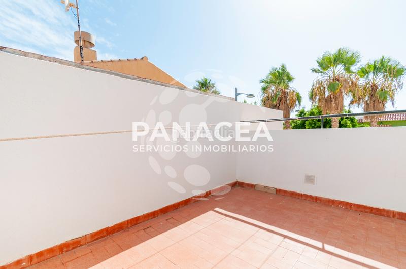 Foto 589c6586-488b-4a52-ae87-7466a35eb82c. Casa chalet adosado en venta en Las Cabañuelas en Vícar