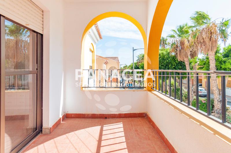 Foto a272a7e7-4d54-4935-ab53-4738bd8833b7. Casa chalet adosado en venta en Las Cabañuelas en Vícar