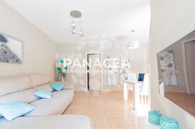 Foto fea853fb-53a9-41b9-b064-e076a93bfd3d. Casa chalet adosado en venta en Las Cabañuelas en Vícar