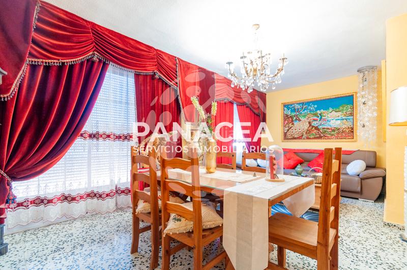 Foto 929e5a7d-dd7b-4ea4-966e-f83b11a17406. Xalet a Benalúa