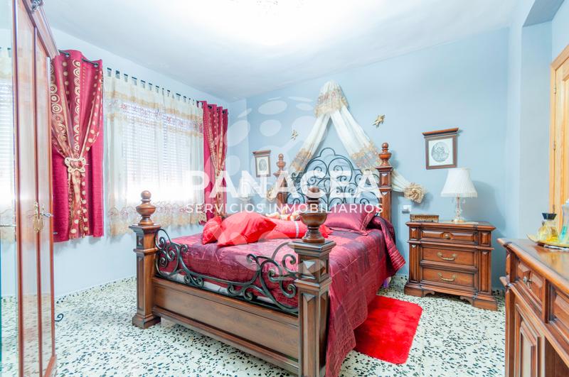 Foto 97f81095-da1b-41ee-9cb4-ea845c4b7cce. Xalet a Benalúa