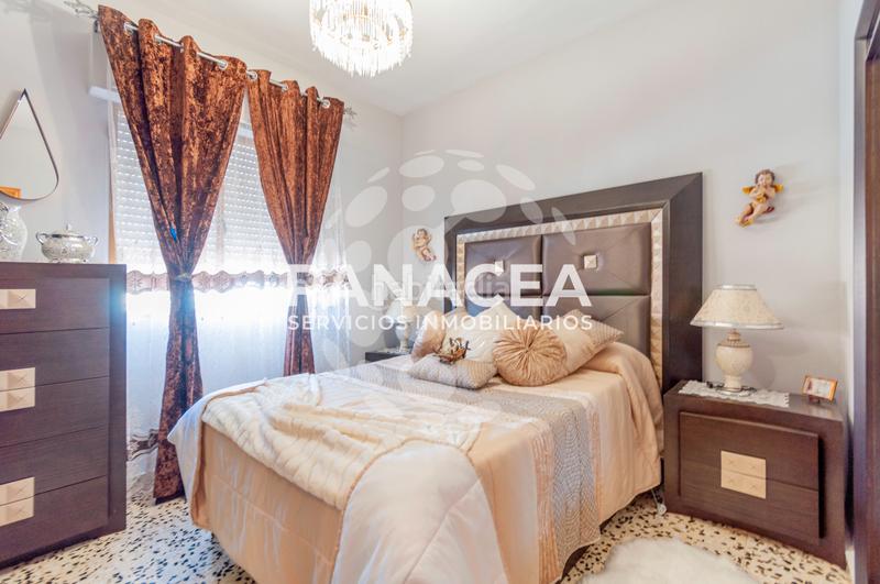 Foto dcff1da9-50ad-4f4c-bc58-b2d15044ab09. Xalet a Benalúa