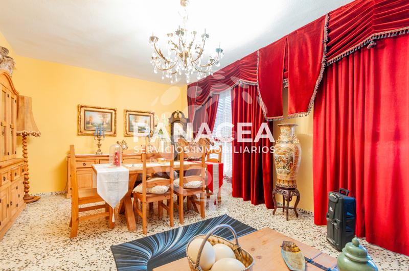 Foto dffea9aa-957d-4254-8f27-bf01324b4188. Xalet a Benalúa