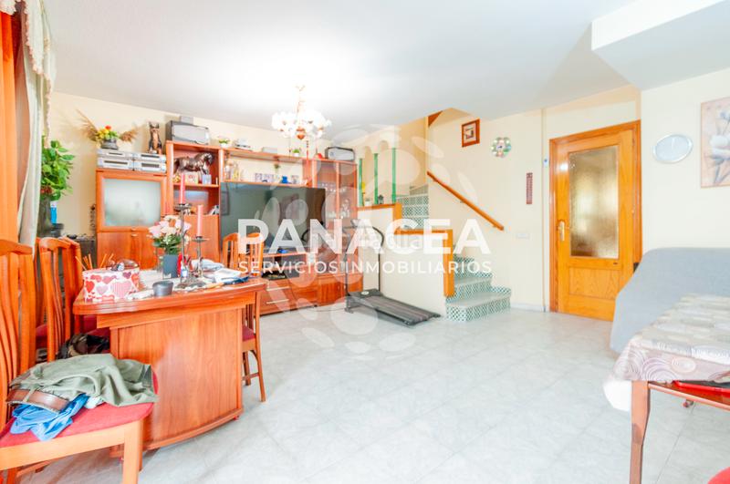 Foto 49a2c5e7-bdc3-4575-9587-59a3fbcab5f6. Casa a schiera con parcheggio in Roquetas pueblo Roquetas de Mar