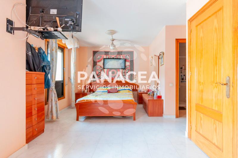 Foto 65bbf09a-da6e-4e32-8933-3bd9310d90d2. Casa a schiera con parcheggio in Roquetas pueblo Roquetas de Mar