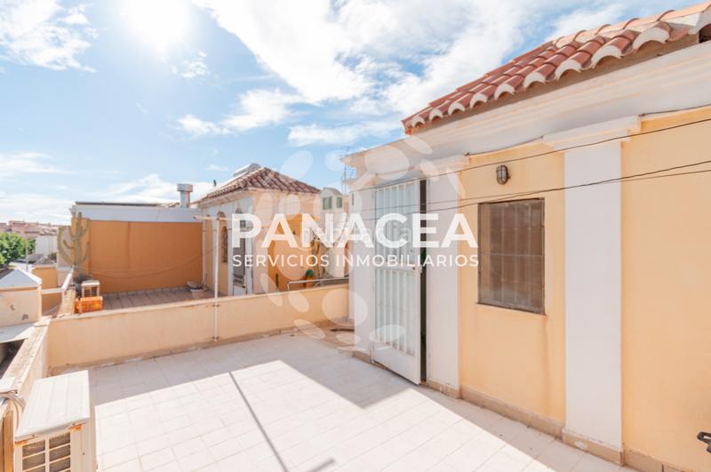 Foto fb985a63-c571-461e-94fa-ff2419d22da5. Casa a schiera con parcheggio in Roquetas pueblo Roquetas de Mar