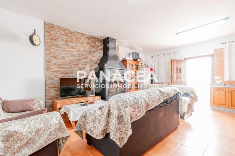 Foto 6a4ffd52-da73-4e24-a483-06225a8af4de. Reihenhaus in Enix