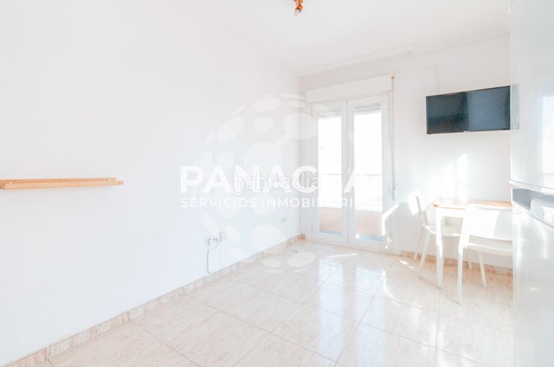 Foto 17c8bedf-5370-4cce-a975-48c09f110ab4. Ático  en venta en el puerto en El Puerto - La Romanilla Roquetas de Mar