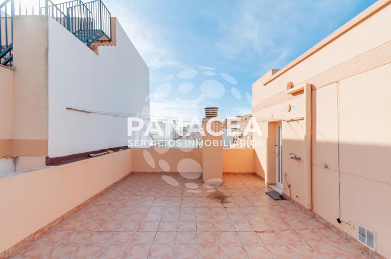 Foto a7616d75-e5f7-44d2-bfb7-dea8306472c8. Ático  en venta en el puerto en El Puerto - La Romanilla Roquetas de Mar