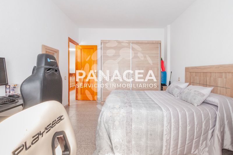 Foto 0c0f6fd2-2296-4df1-a279-c4fb79d5da67. Casa adossada amb aparcament a Roquetas pueblo Roquetas de Mar