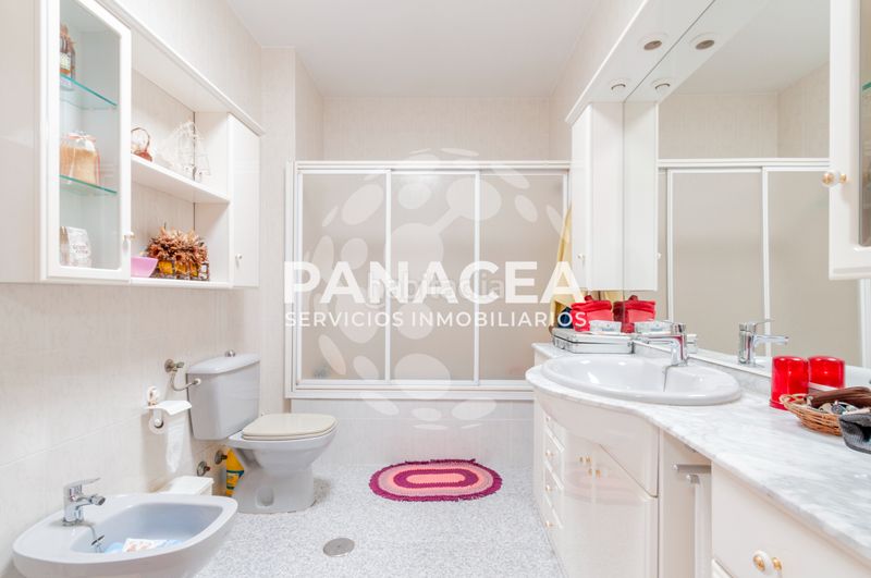 Foto 29be9bbf-cb90-4bf1-89e3-f3e00a6dc2f0. Casa adossada amb aparcament a Roquetas pueblo Roquetas de Mar