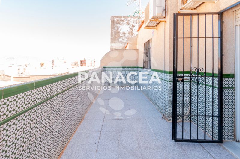 Foto 47cf0d7e-b621-4810-81d6-872f0945414b. Casa adossada amb aparcament a Roquetas pueblo Roquetas de Mar