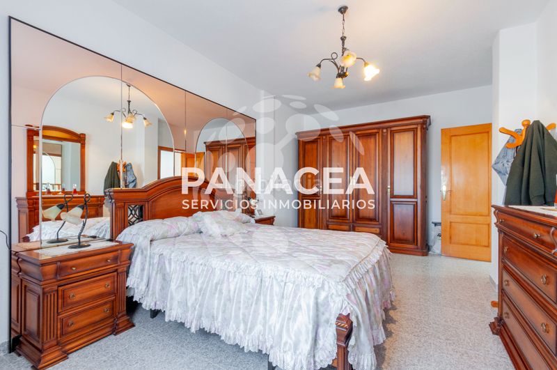 Foto 4a24a871-2b89-48ba-b37f-2dbd8eab2f40. Casa adossada amb aparcament a Roquetas pueblo Roquetas de Mar