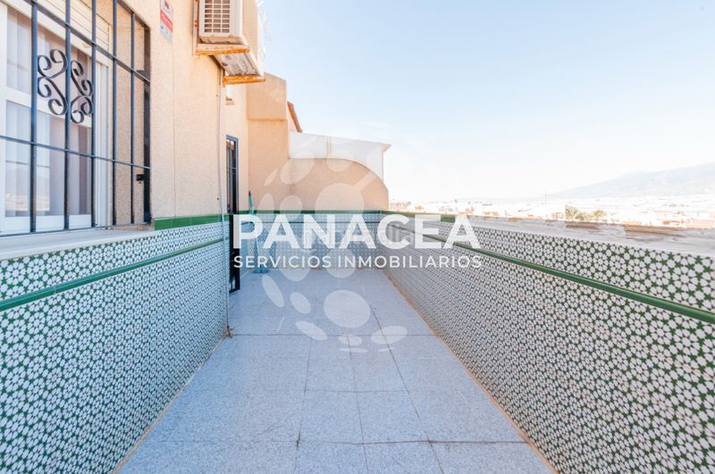 Foto 774e7daa-28c4-40a6-8628-e3529a246ec1. Casa adossada amb aparcament a Roquetas pueblo Roquetas de Mar