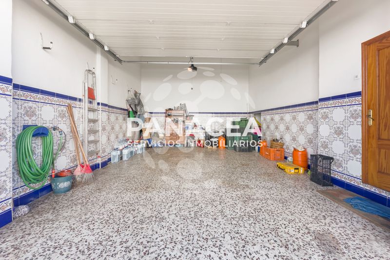 Foto 89f6c23c-2eb1-4c38-80cd-63f410db3ff5. Casa adossada amb aparcament a Roquetas pueblo Roquetas de Mar