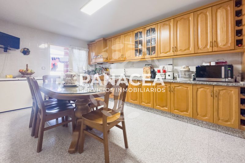 Foto 8feac386-829b-48e2-9662-4a65e0db8c96. Casa adossada amb aparcament a Roquetas pueblo Roquetas de Mar