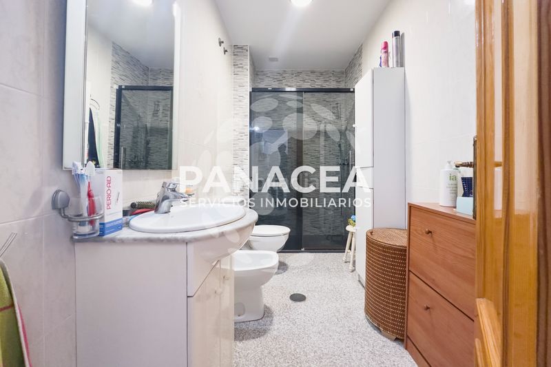 Foto a3a7021c-9536-478b-9ec7-c624e1a5eea6. Casa adossada amb aparcament a Roquetas pueblo Roquetas de Mar