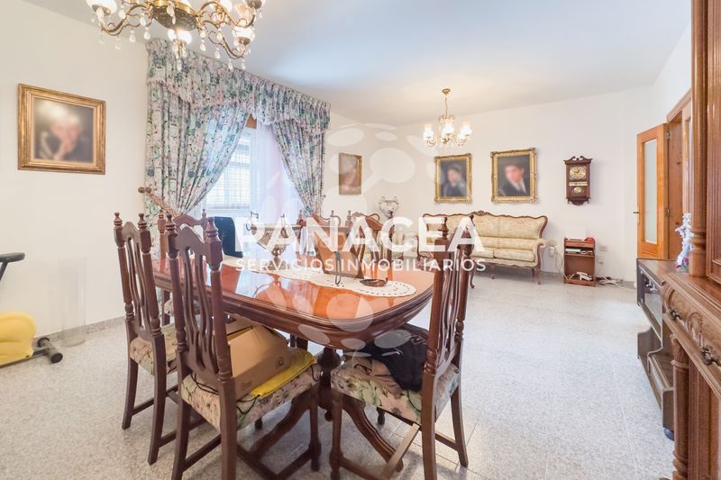 Foto a3eb0091-2a50-4b5a-a8e1-0cea89aee3ca. Casa adossada amb aparcament a Roquetas pueblo Roquetas de Mar