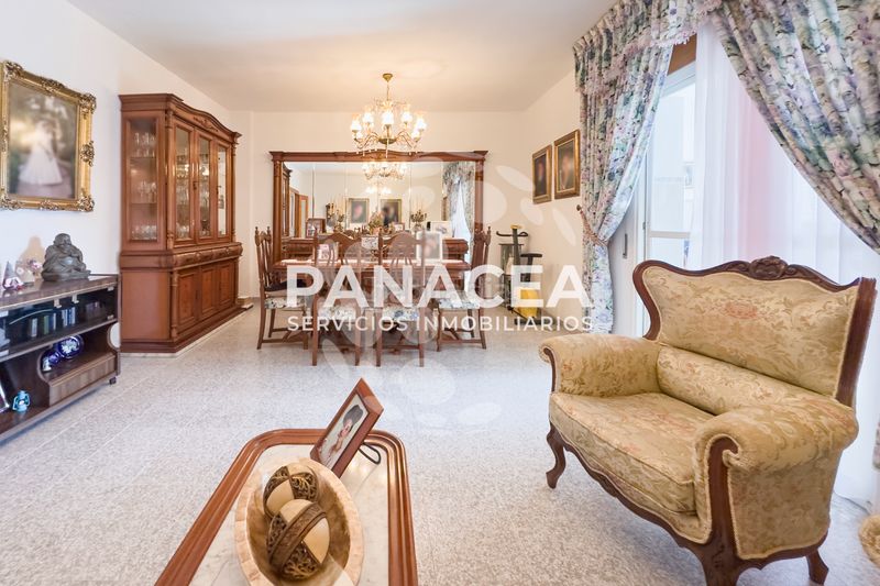 Foto f83f1455-962f-42ce-97f1-05022354980a. Casa adossada amb aparcament a Roquetas pueblo Roquetas de Mar