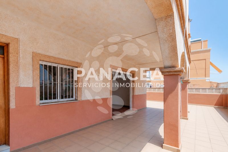 Foto 327da194-cb9e-4ec7-b575-f5ec6a304ffd. Casa amb aparcament a Roquetas pueblo Roquetas de Mar