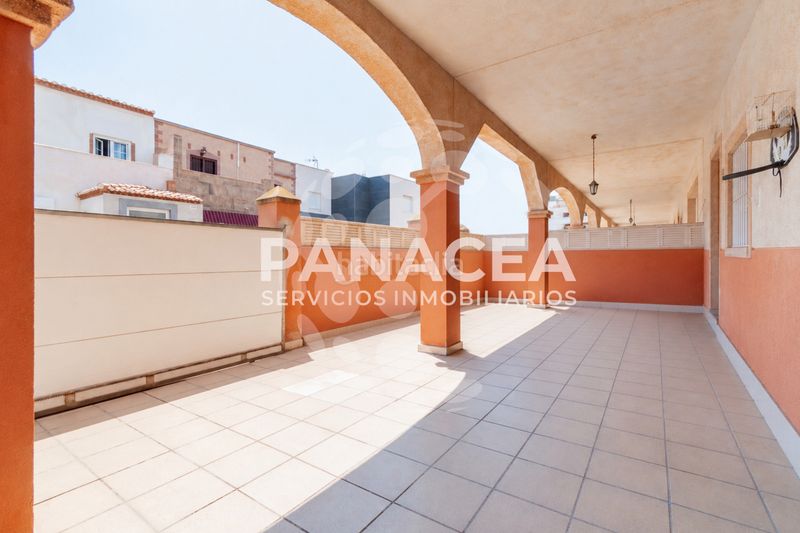Foto cb072987-6157-43e1-a4f3-195229c119ff. Casa amb aparcament a Roquetas pueblo Roquetas de Mar