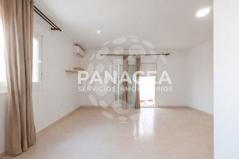 Foto 8ae2b610-8611-4945-b369-38de7f4f7055. Pis amb piscina a Aguadulce Sur Roquetas de Mar