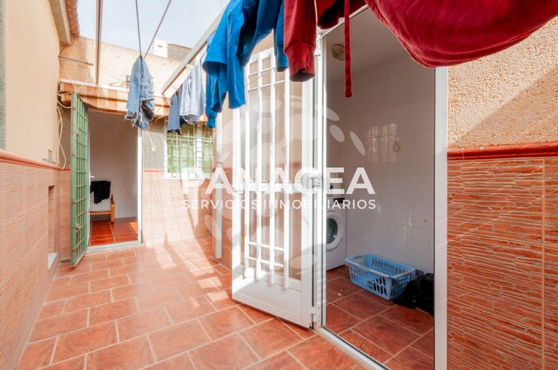Foto c4fe032f-3670-4964-9300-1c9c2e32f993. Xalet amb aparcament a Roquetas pueblo Roquetas de Mar