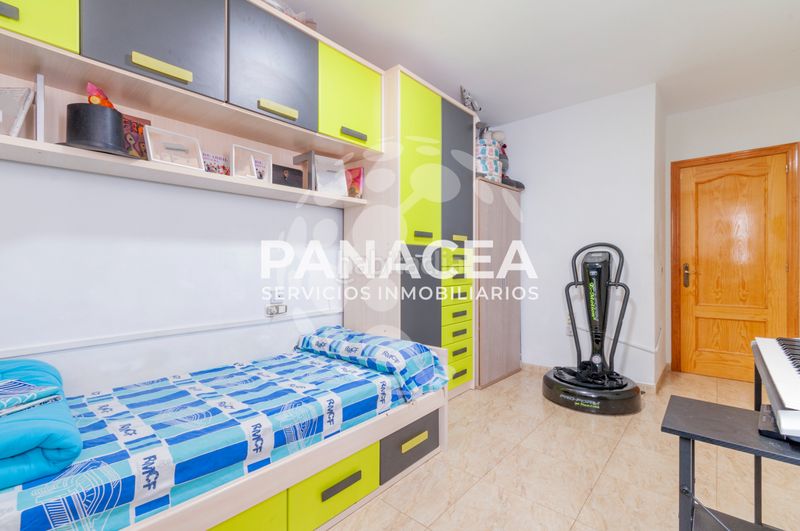 Foto 0c5a3bbd-6857-47eb-b250-e7de8d6736f9. Pis amb aparcament a Mojonera (La)