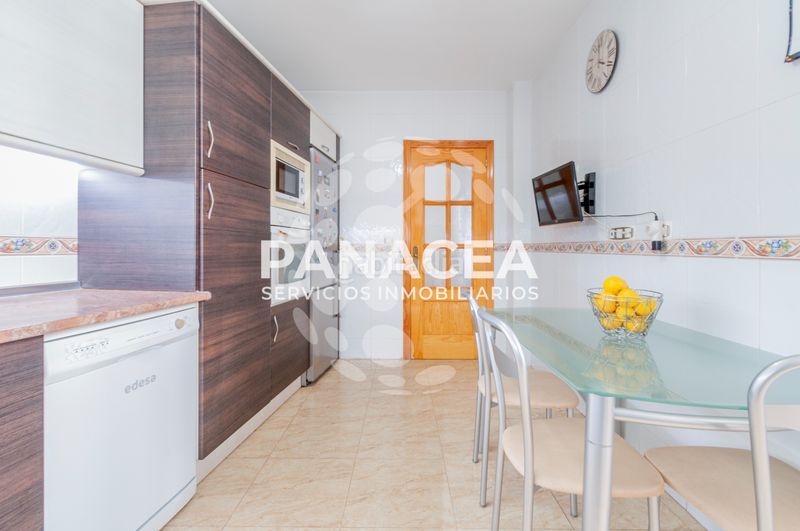 Foto 2d2a6602-f204-43dd-bdf1-e8090d545b2f. Pis amb aparcament a Mojonera (La)