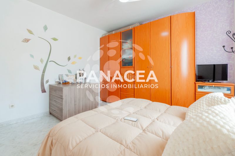 Foto ae2de5d9-11b5-4616-b05a-0c9e615e3360. Xalet amb aparcament a Roquetas pueblo Roquetas de Mar